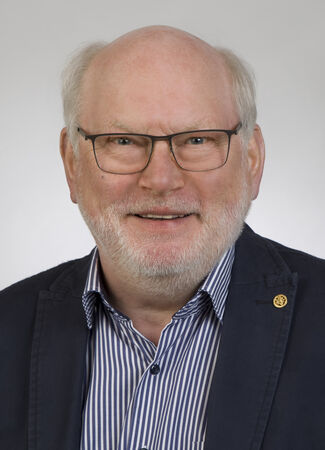 Henner Schröder Beisitzer R4X3404 web